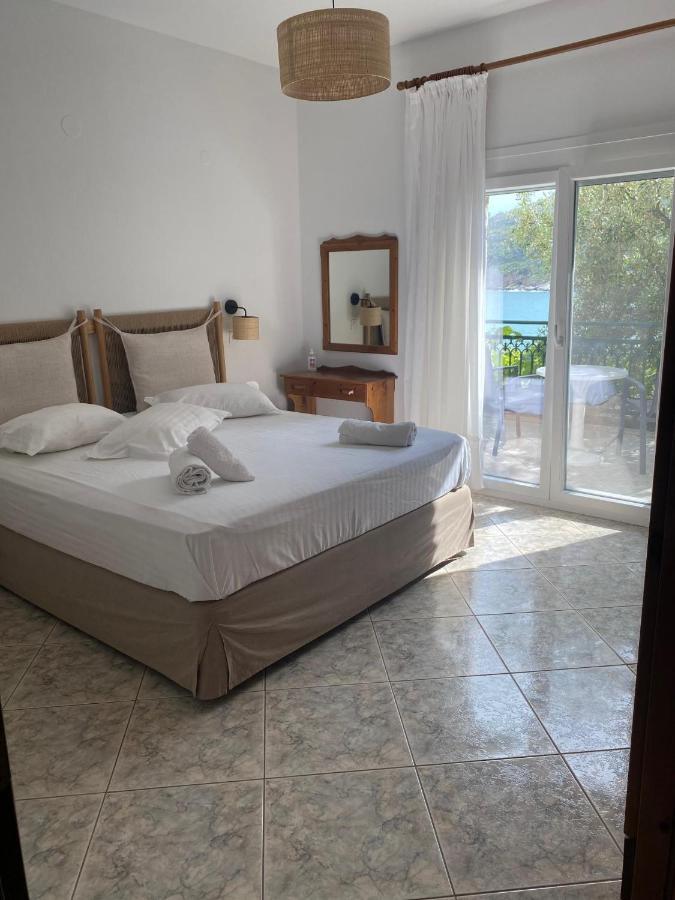 Petra Mare Apartments Alikí 外观 照片